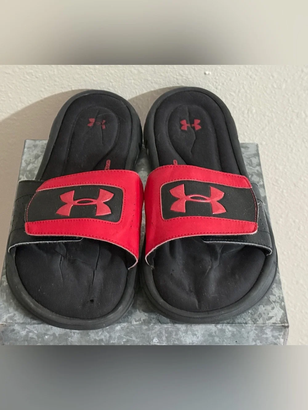 Under Armour Black and Red Adjustable Slide Sandals, Size 12